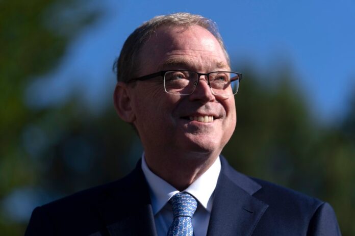 hassett-says-fed-has-‘been-way-behind’-on-cutting-interest-rates