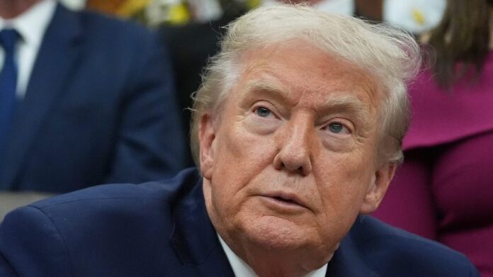 trump-approval-rating-drops-slightly:-poll