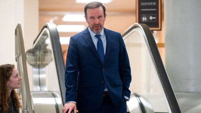 sen.-chris-murphy-after-boat-strike-briefing:-there’s-‘no-fentanyl’-and-‘no-legal-justification’