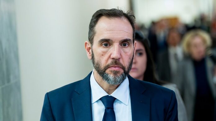 cannon-keeps-jack-smith’s-classified-records-report-under-wraps-for-now