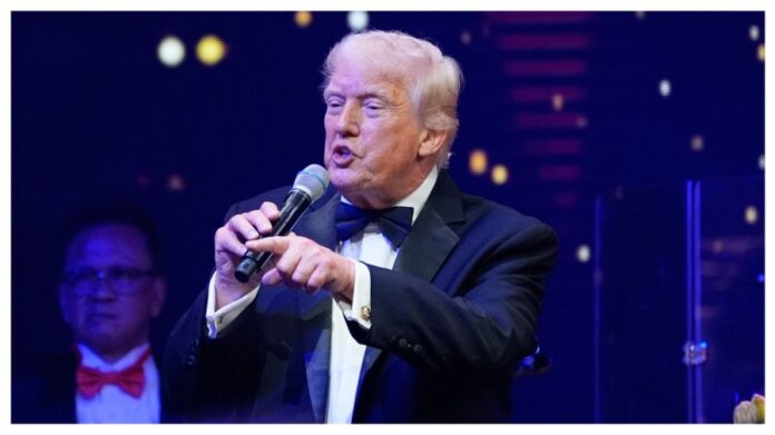trump-plays-auctioneer-in-new-year’s-charity-auction