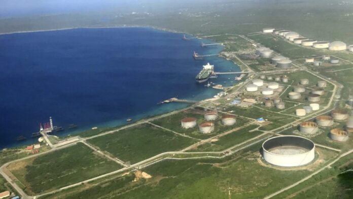 trump-says-the-us-will-be-‘very-strongly-involved’-in-venezuelan-oil 