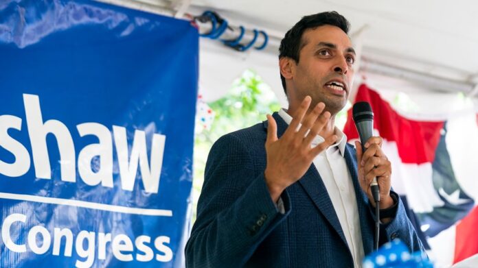 democratic-rep-calls-for-limits-on-‘military-authority’-of-ice