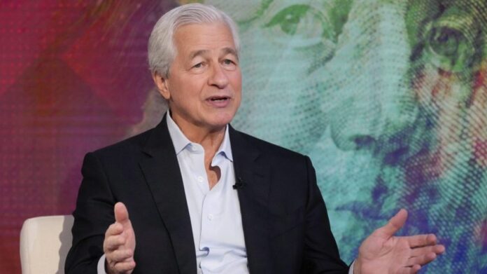 dimon-warns-attacks-on-powell-could-backfire,-drive-up-interest-rates