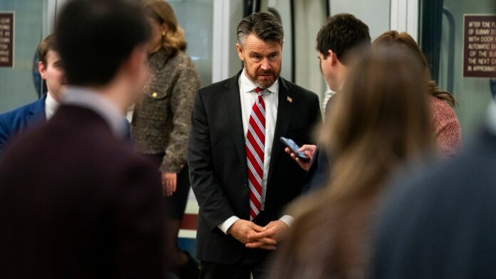 live-updates:-senate-republicans,-in-victory-for-trump,-block-venezuela-war-powers-resolution