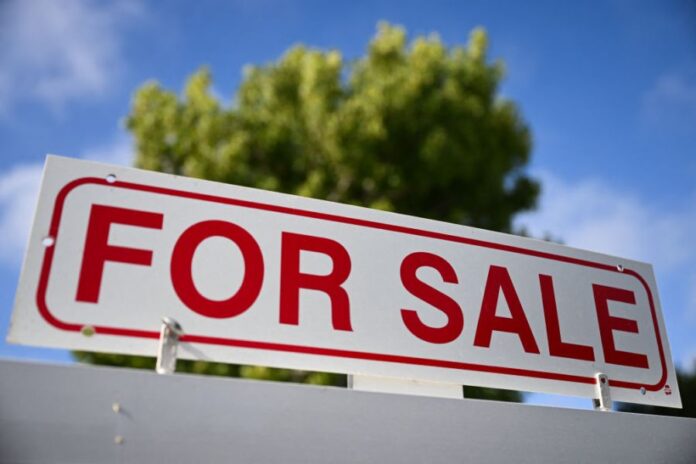 home-sellers-outnumber-buyers-by-widest-margin-on-record,-redfin-says