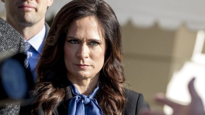 former-trump-press-secretary-on-marathon-briefing:-‘feels-like-he’s-…-mentally-slipping’