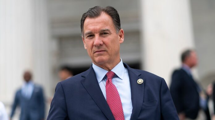 democrat-suozzi-says-he-‘failed’-with-vote-to-pass-dhs-funding-bill:-‘i-must-do-a-better-job’