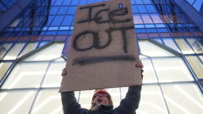 more-than-half-of-americans-have-‘very-little’-confidence-in-ice:-poll