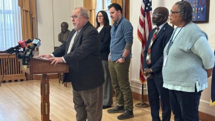 maine-mayor:-‘this-is-not-the-america-i-grew-up-in’