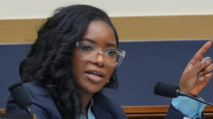 crockett-chastises-nicki-minaj-for-‘selling-out’-to-trump