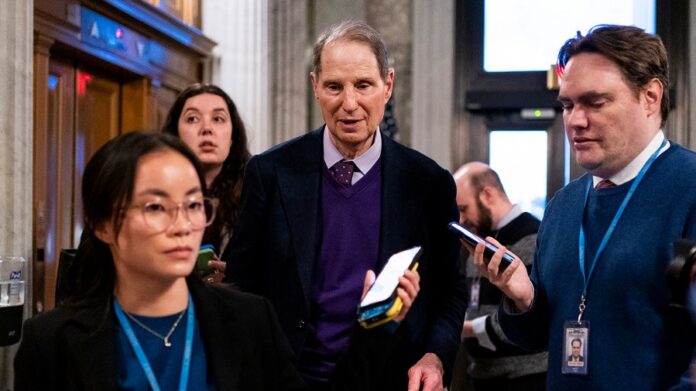 senate-democrat-knocks-trumprx:-‘glorified-coupon-book’