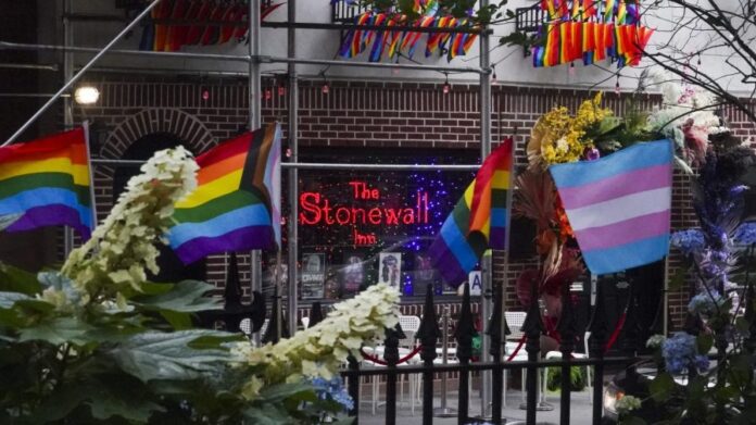 national-parks-service-removes-pride-flag-from-stonewall-after-trump-order