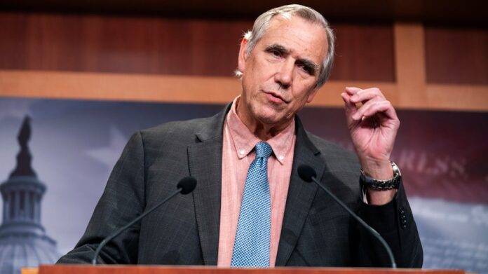 senate-democrat:-trump-has-‘no-intention-of-following’-constitution-on-tariffs