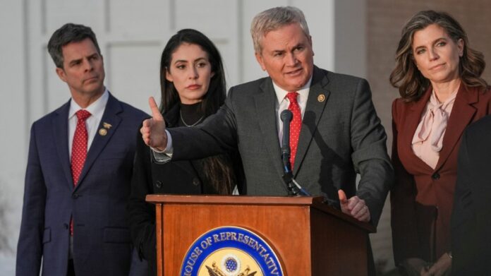 bill-clinton-gets-bipartisan-praise-for-cooperating-in-historic-deposition-on-epstein