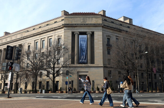 doj-says-it-will-keep-defending-trump’s-attacks-on-law-firms,-24-hours-after-saying-it-wouldn’t