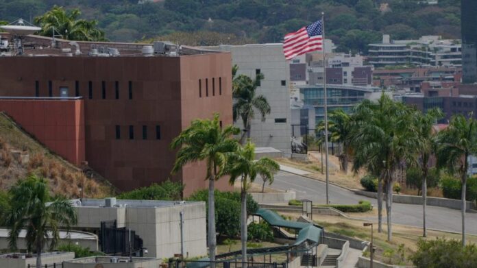us-embassy-in-venezuela-raises-american-flag-for-first-time-in-7-years