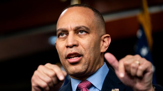 jeffries-seeks-to-force-vote-on-dhs-funding-without-ice-and-cbp