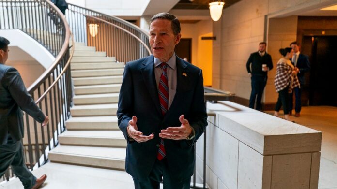 democrats-brush-off-latest-dhs-counteroffer-from-white-house:-‘wholly-inadequate’