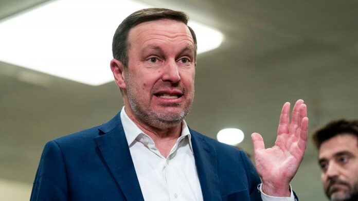 murphy:-‘somebody-becoming-a-millionaire’-in-white-house-‘grift-operation’