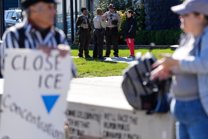 chicago’s-ice-playbook-spreads-as-cities-challenge-trump’s-crackdown