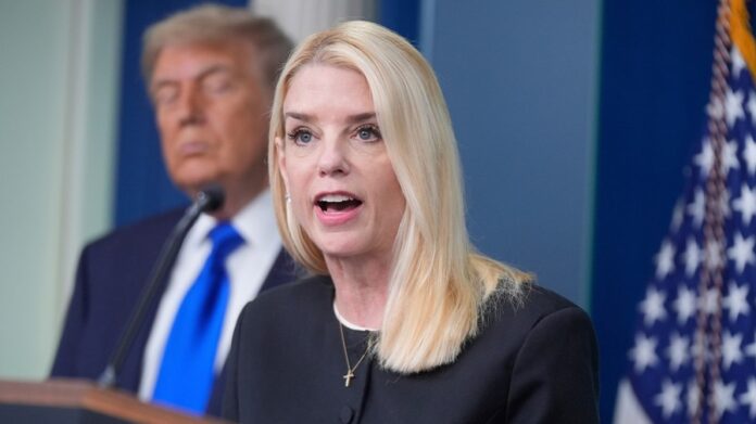 snl-rips-bondi’s-departure-in-cold-open