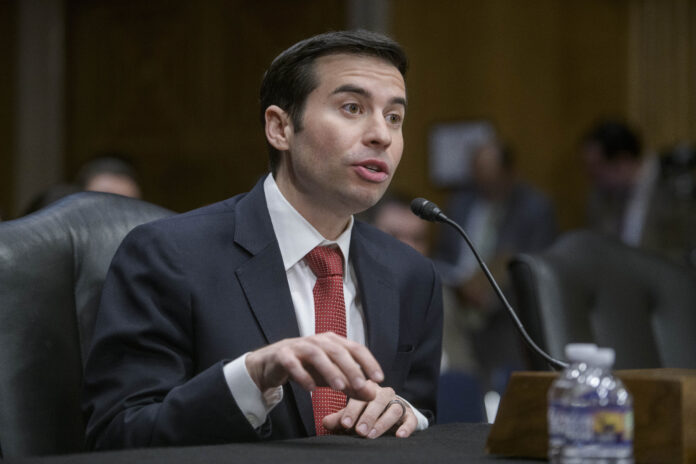 trump-taps-longtime-insider-to-fix-labor-department-headache