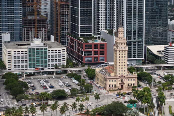 miami-residents-sue-trump,-claiming-florida-land-gift-for-library-unconstitutional