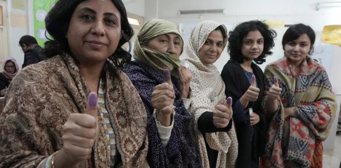 pakistan’s-voter-turnout-decline:-why-more-women-registered,-but-fewer-cast-ballots-in-2024