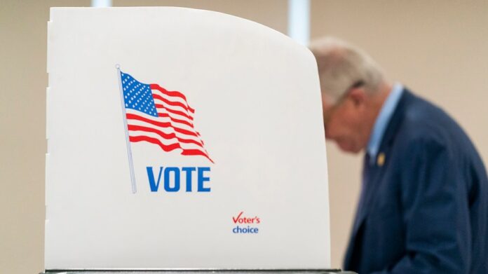 latino-voters-souring-on-trump,-not-warm-toward-dems:-poll