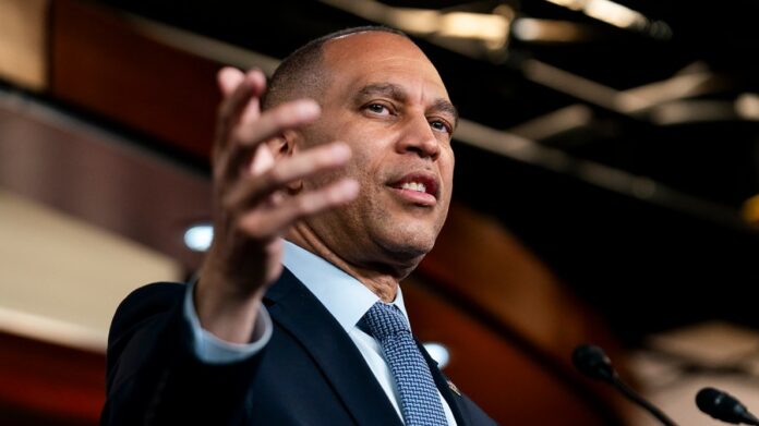 hakeem-jeffries-a-‘hard-no’-on-a-trump-$250-bill:-‘get-over-yourself’