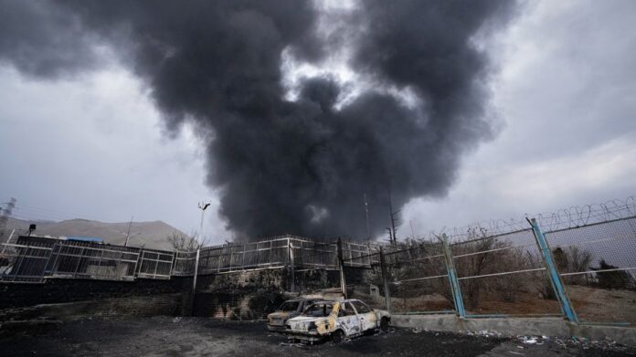 2-us-cargo-ships-have-crossed-strait-of-hormuz,-military-says