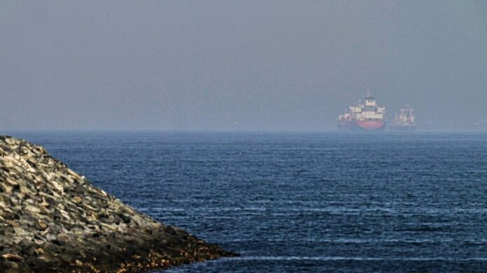 us-military-shoots-down-4-iranian-drones-heading-toward-strait-of-hormuz