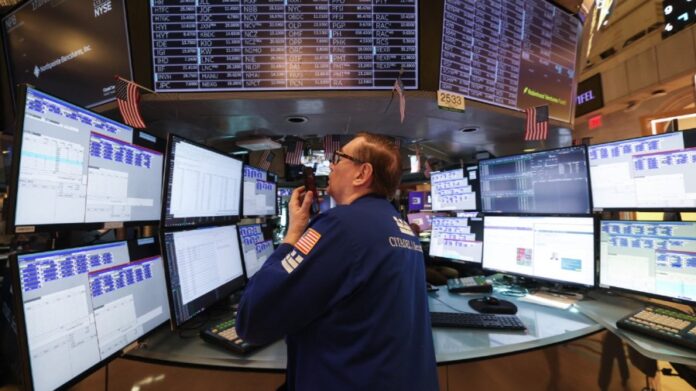 strong-jobs-report-fuels-inflation-fears