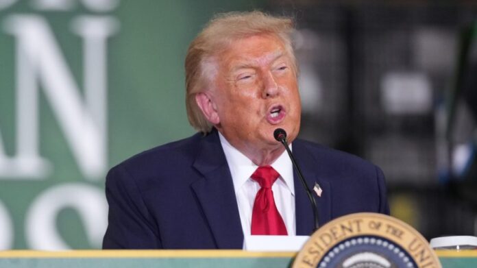 trump-declares-us-economy-booming-despite-affordability-concerns:-‘it’s-raining-jobs’