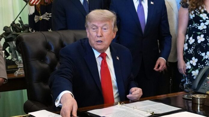 trump-mulls-executive-order-on-spy-powers:-‘let’s-see-what-happens’