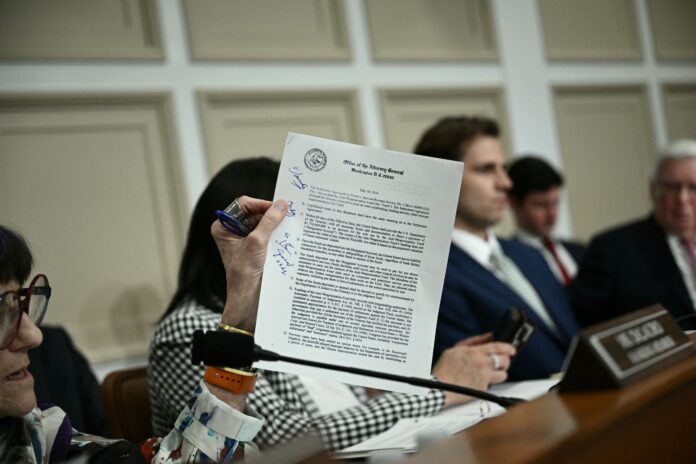 trump-lawyers:-no-collusion-with-trump-administration-to-create-‘anti-weaponization’-fund