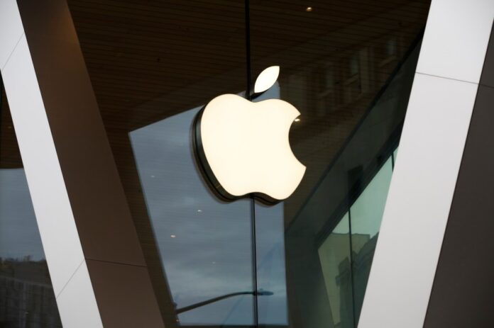 apple-raises-prices-on-macs-and-ipads