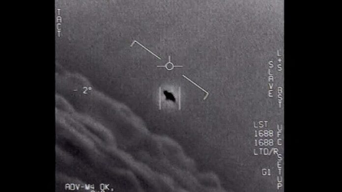 us-military-stumped-by-ufo-sightings-over-bases:-ex-defense-official