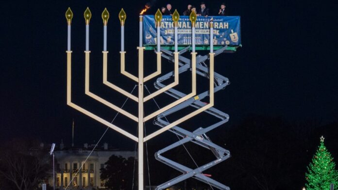 most-american-jews-say-democrats,-republicans,-trump-don’t-represent-them-well:-survey