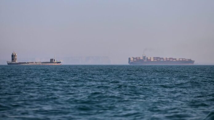 us-launches-third-round-of-strikes-after-iran-announces-strait-closure