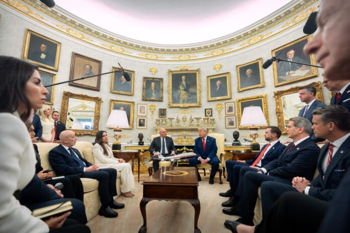 trump-says-midterms-won’t-impact-his-iran-war-plan