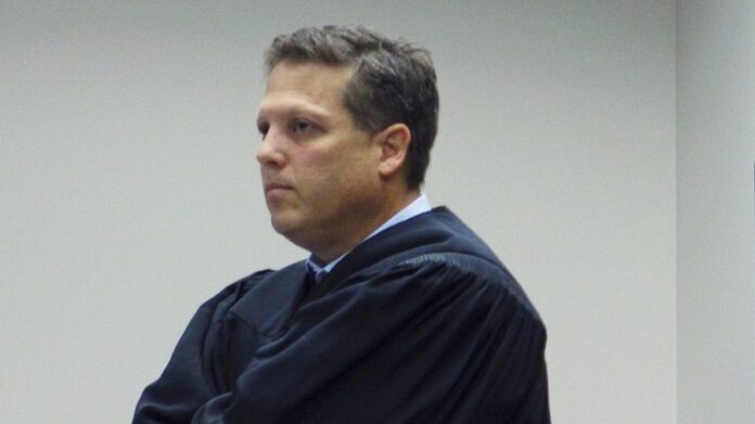 top-us-prosecutor-in-seattle-sues-trump,-blanche-over-quick-‘unlawful’-firing
